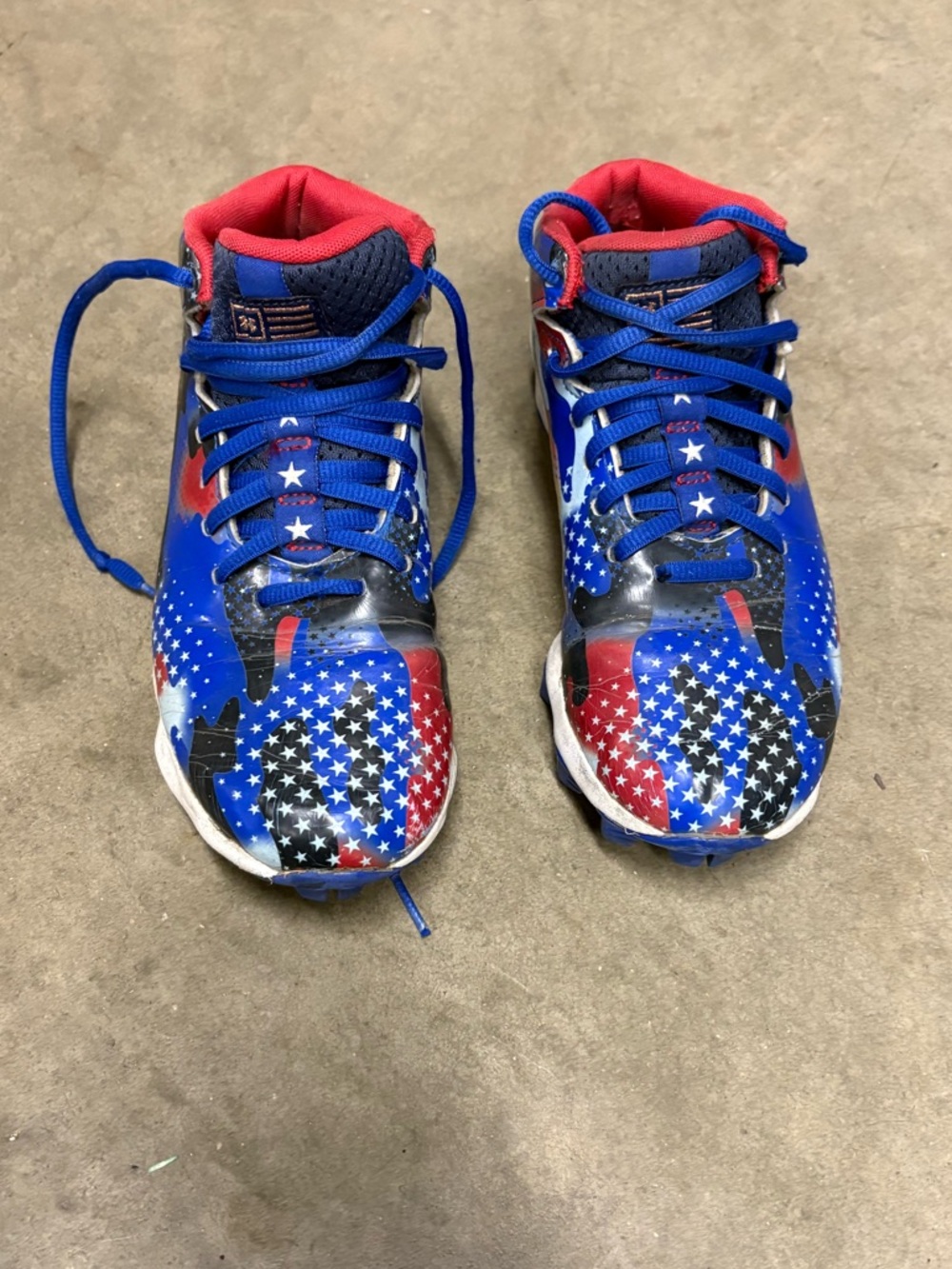Used- Under Armour Red, Blue & White Youth Football Cleats size 4 - Picture 5 of 7